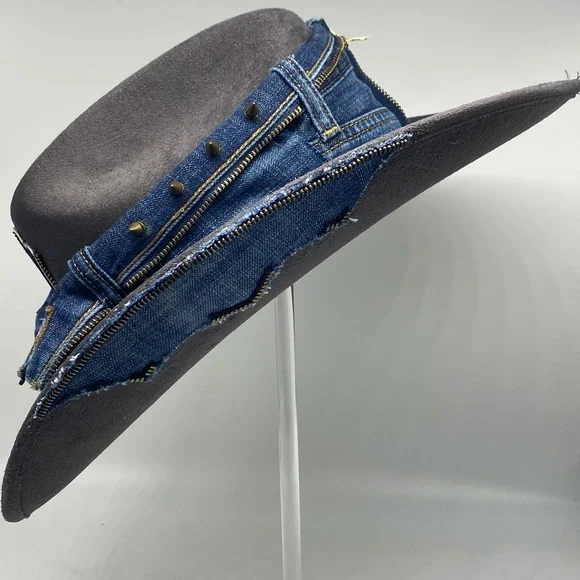 Un Zip Me” by The Chapeauholic - greenwatershopping.com